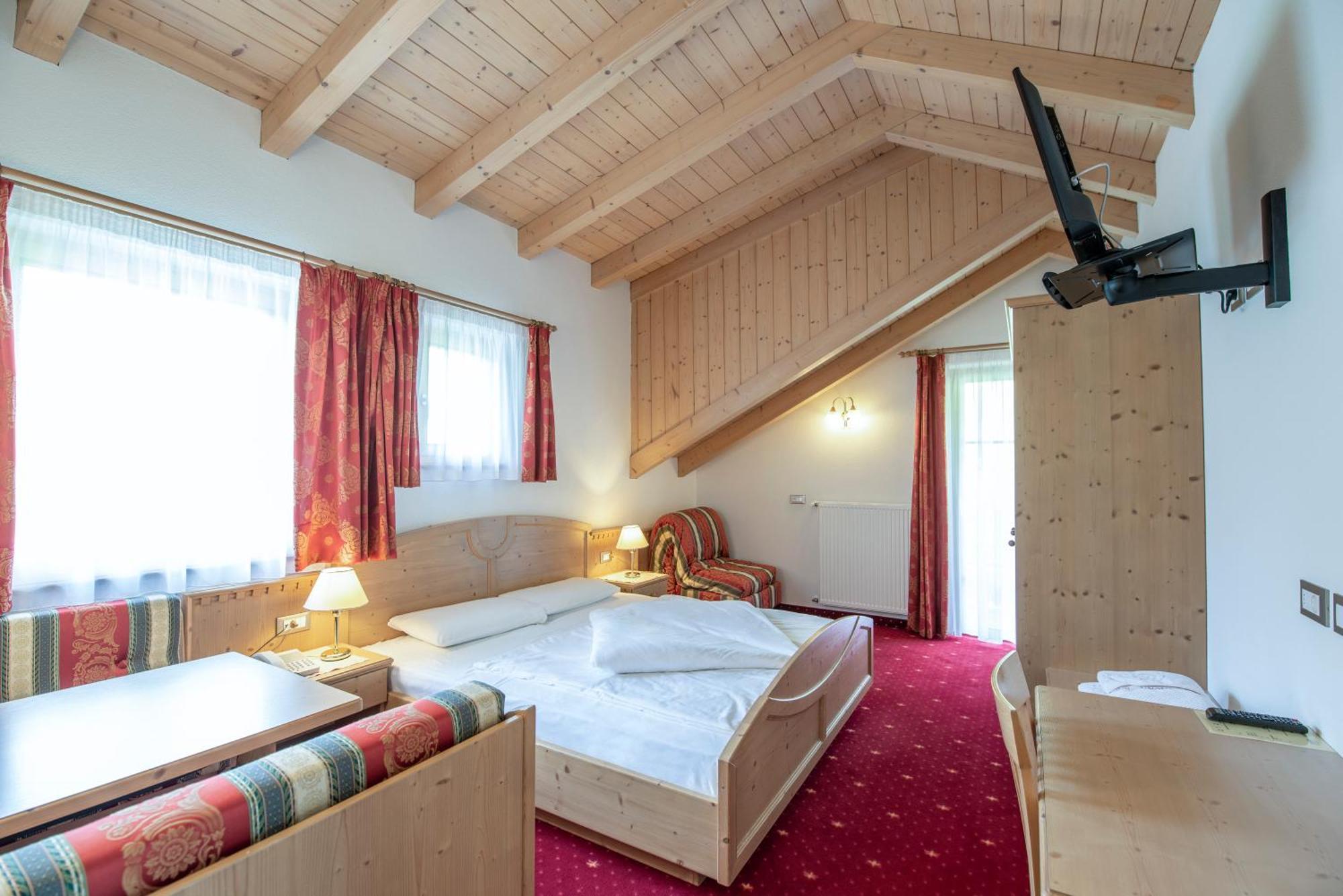 Hotel Christoph Olang Luaran gambar